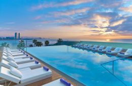 hotel-vela-w-barcelona-luxo-piscina