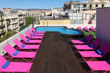 terraço-piscina-two-hotel-barcelona-lgbt